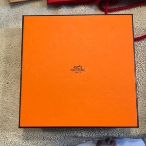 Hermes box with 2 dust bags